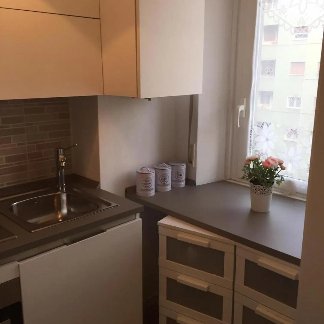 מילאנו Varanini Luxury Suites Double Bedroom Plus Two And Sauna 0*,  איטליה